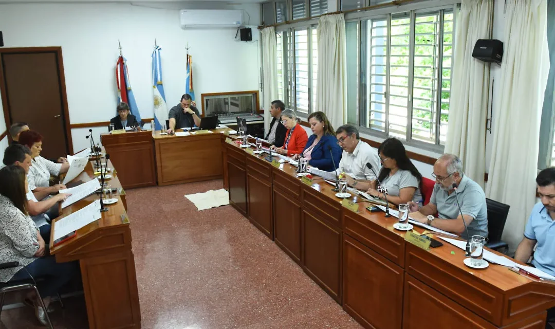 LOS TEMAS TRATADOS EN LA SESIÓN ORDINARIA DEL LUNES 27 DE OCTUBRE